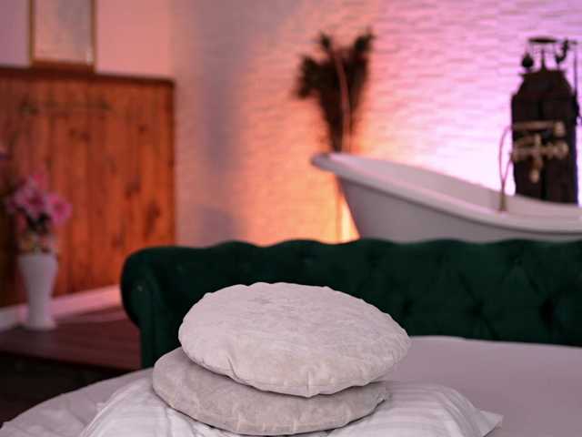 Sex chat gratuit in direct cu JennaDay pe BongaCams