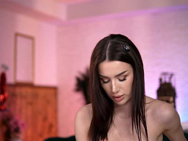 Sex chat gratuit in direct cu JennaDay pe BongaCams