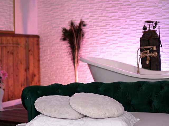 Sex chat gratuit in direct cu JennaDay pe BongaCams