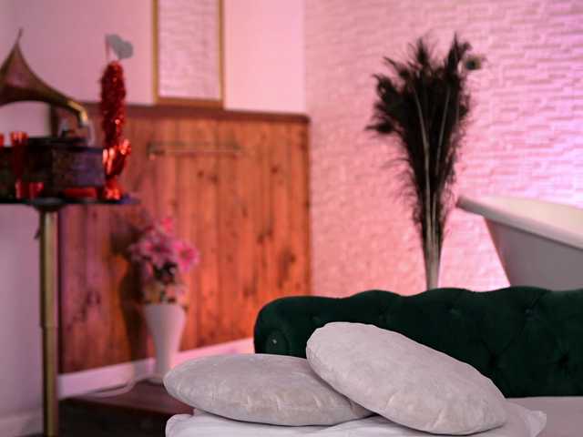 JennaDay's BongaCams show and profile