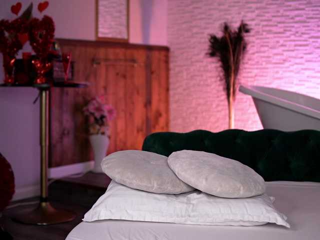 Sex chat gratuit in direct cu JennaDay pe BongaCams