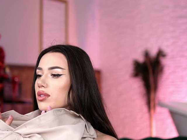 Sex chat gratuit in direct cu JennaDay pe BongaCams