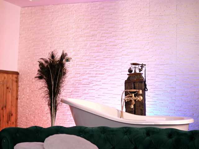 Sex chat gratuit in direct cu JennaDay pe BongaCams