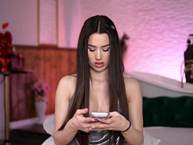 Sex chat gratuit in direct cu JennaDay pe BongaCams