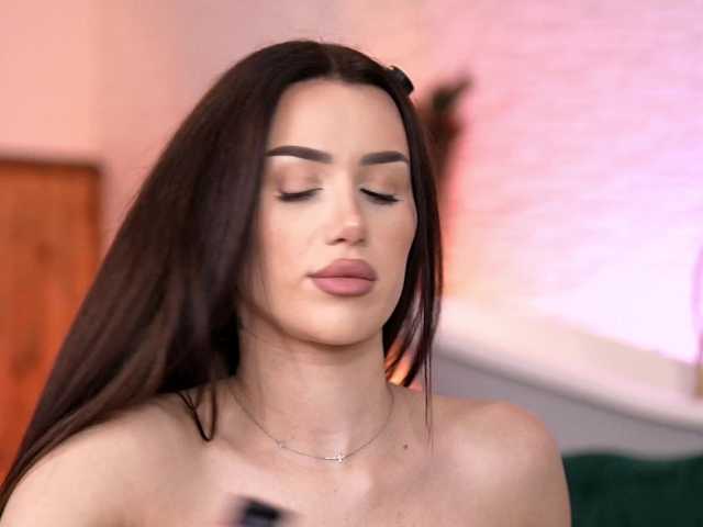 Sex chat gratuit in direct cu JennaDay pe BongaCams