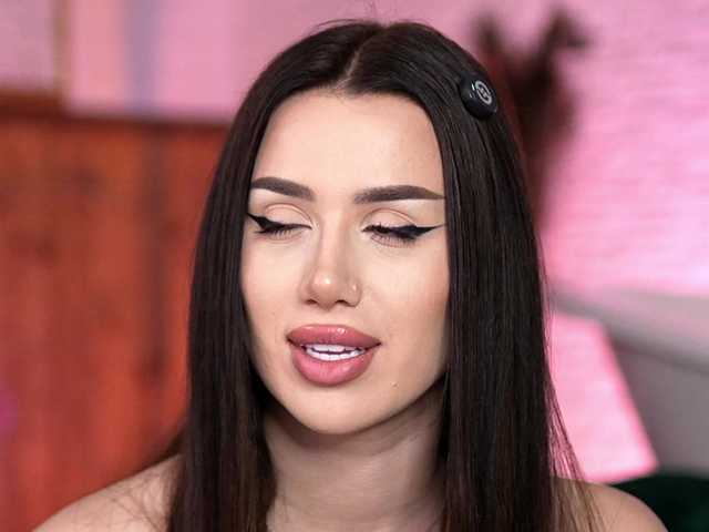 Sex chat gratuit in direct cu JennaDay pe BongaCams