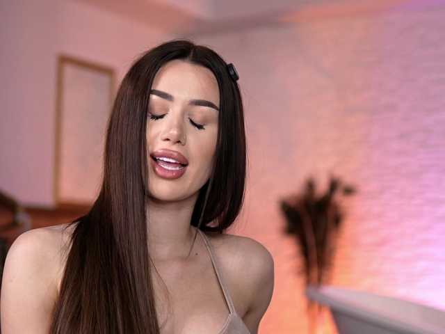 Sex chat gratuit in direct cu JennaDay pe BongaCams
