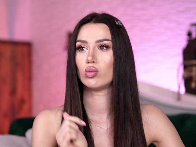 Sex chat gratuit in direct cu JennaDay pe BongaCams