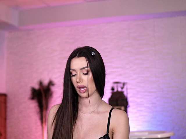 Sex chat gratuit in direct cu JennaDay pe BongaCams