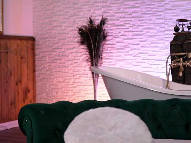 Sex chat gratuit in direct cu JennaDay pe BongaCams