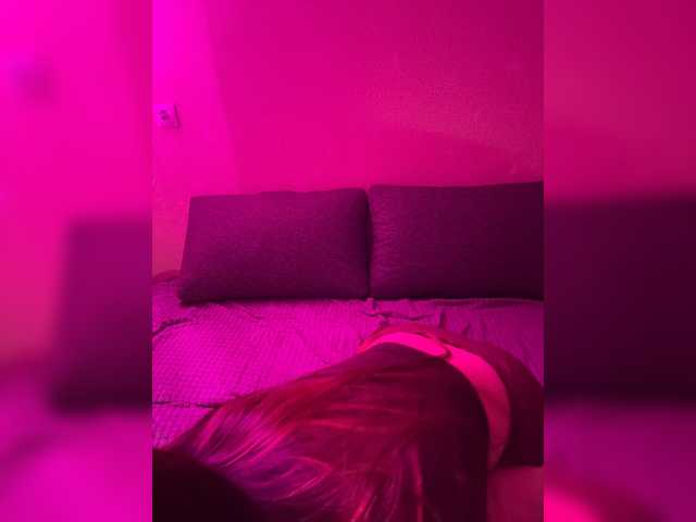 Sex chat gratuit in direct cu TheFoxAlissha pe BongaCams