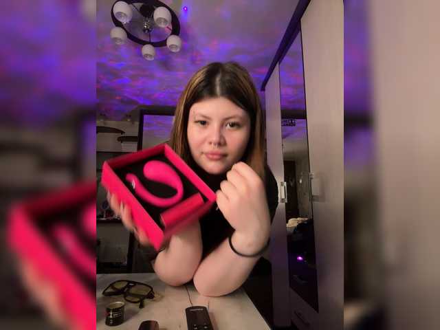  TheFoxAlissha chat room