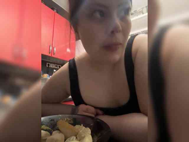 TheFoxAlissha webcam