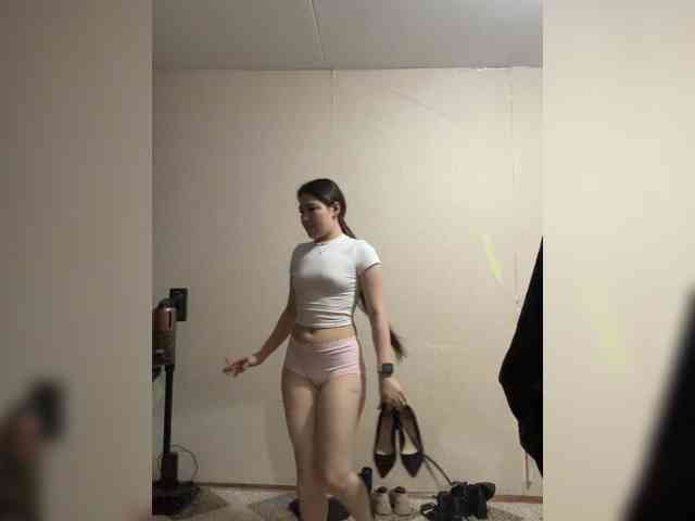 TheFoxAlissha webcam