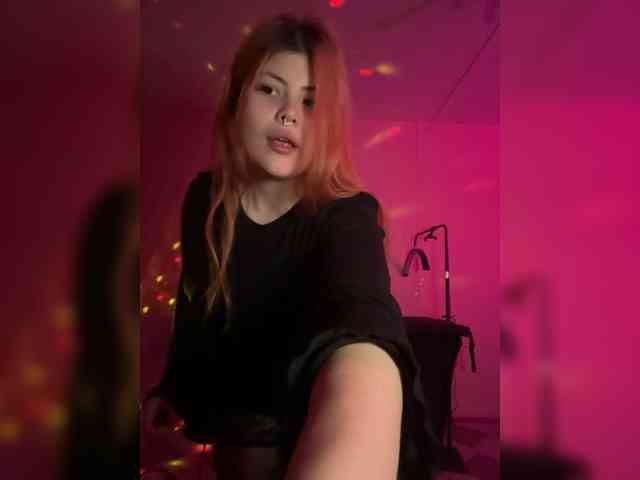 TheFoxAlissha webcam