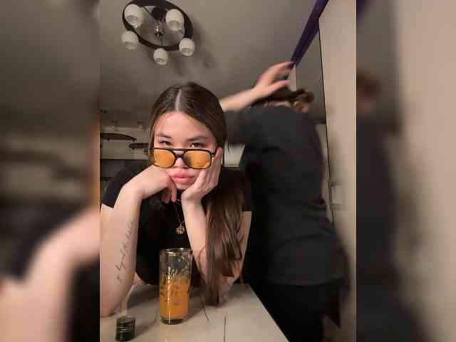 TheFoxAlissha webcam