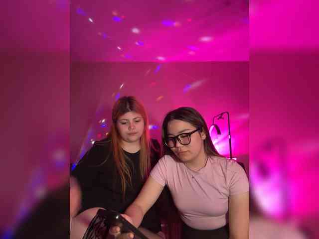 TheFoxAlissha webcam