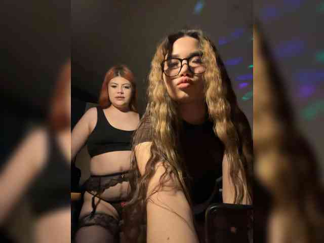 TheFoxAlissha webcam