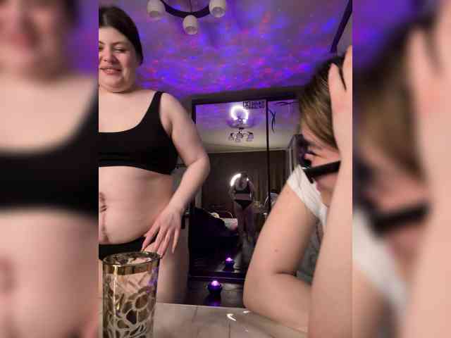 TheFoxAlissha webcam
