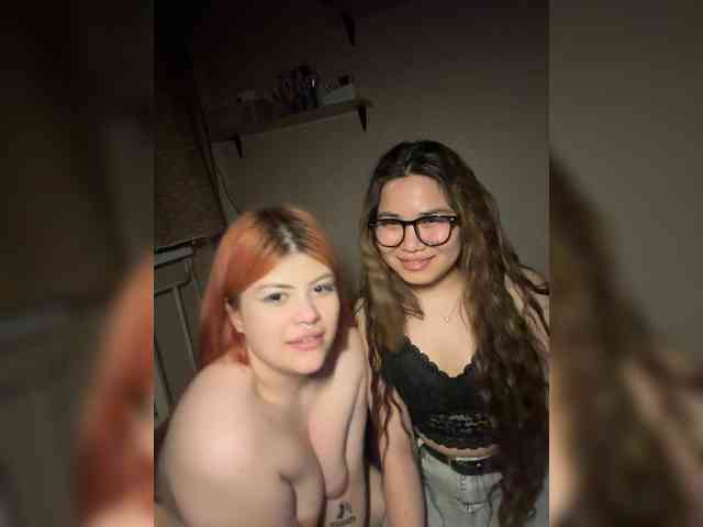 TheFoxAlissha webcam