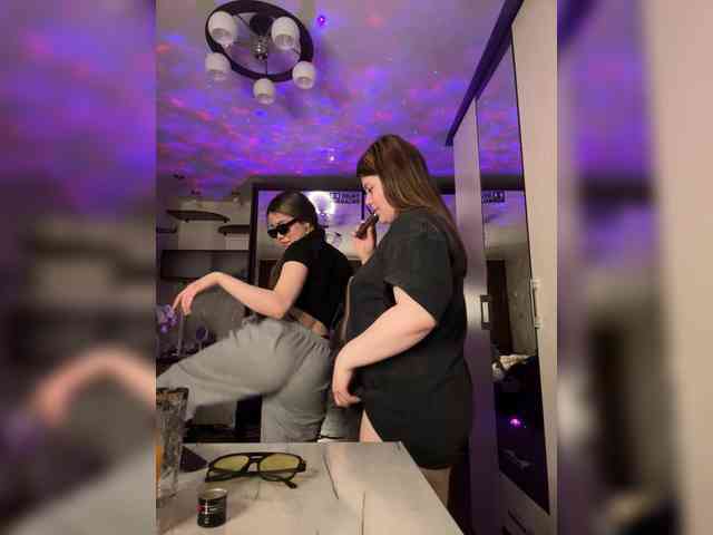 TheFoxAlissha webcam