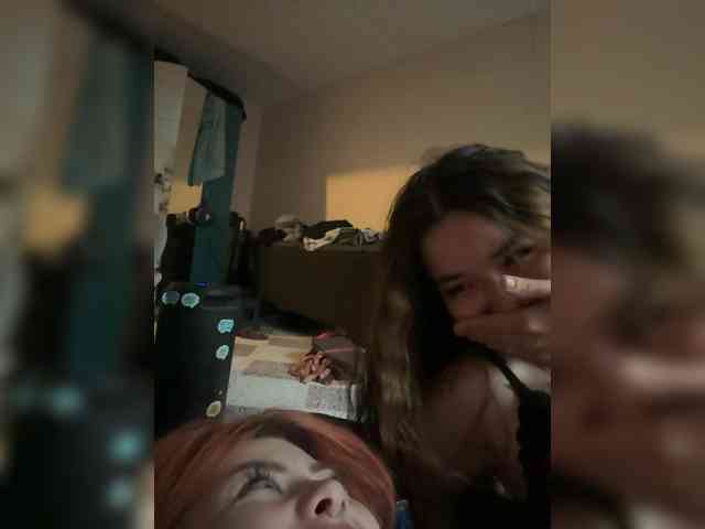 TheFoxAlissha webcam