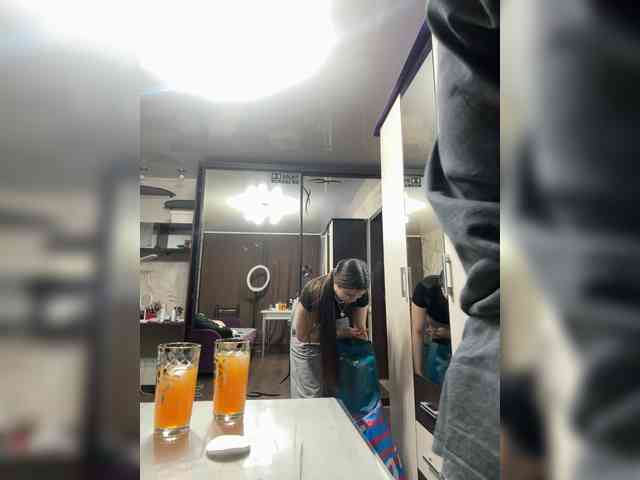 TheFoxAlissha webcam