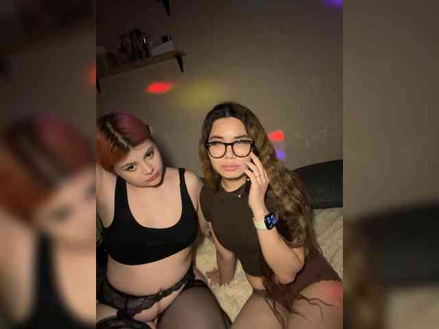 TheFoxAlissha webcam