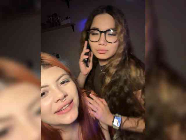 TheFoxAlissha webcam