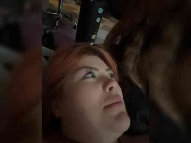TheFoxAlissha webcam