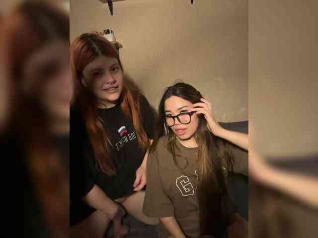 TheFoxAlissha webcam