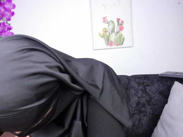 Zulema-parvin's BongaCams show and profile