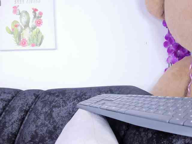 Zulema-parvin webcam