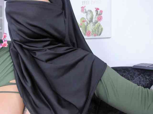 Zulema-parvin webcam
