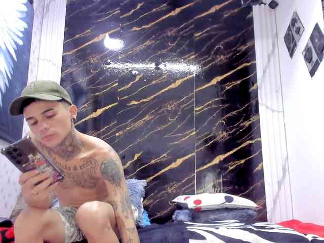exotichot-couple webcam