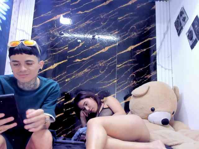 exotichot-couple webcam