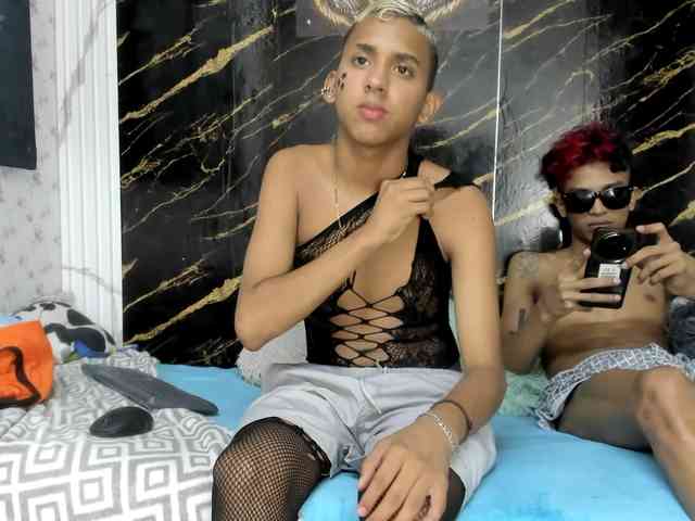 exotichot-couple webcam