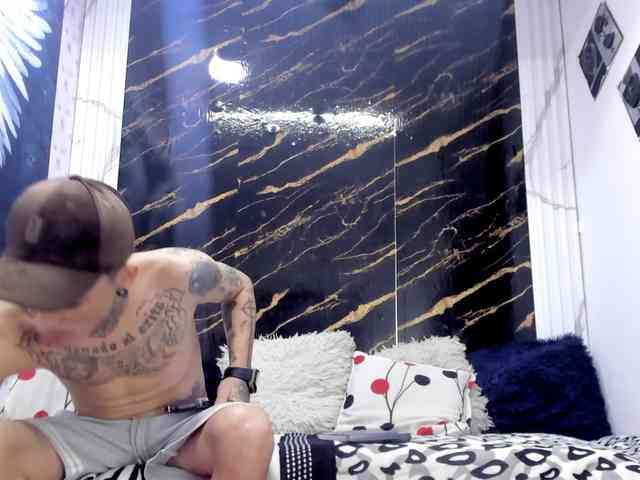 exotichot-couple webcam