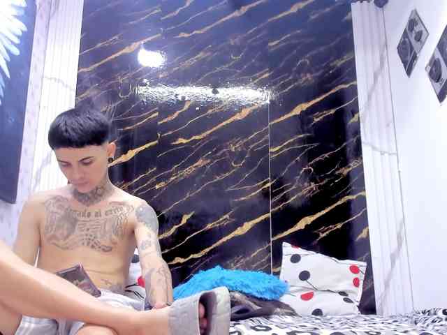 exotichot-couple webcam