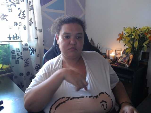 beautifulchubbyqueen live cam preview