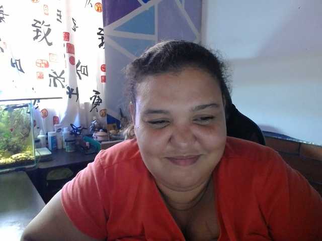 beautifulchubbyqueen live webcam show
