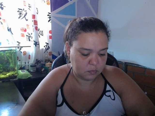 beautifulchubbyqueen live webcam show