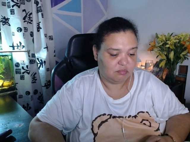 beautifulchubbyqueen live cam preview