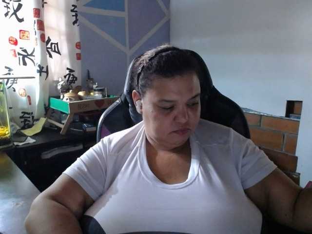 beautifulchubbyqueen live cam on BongaCams