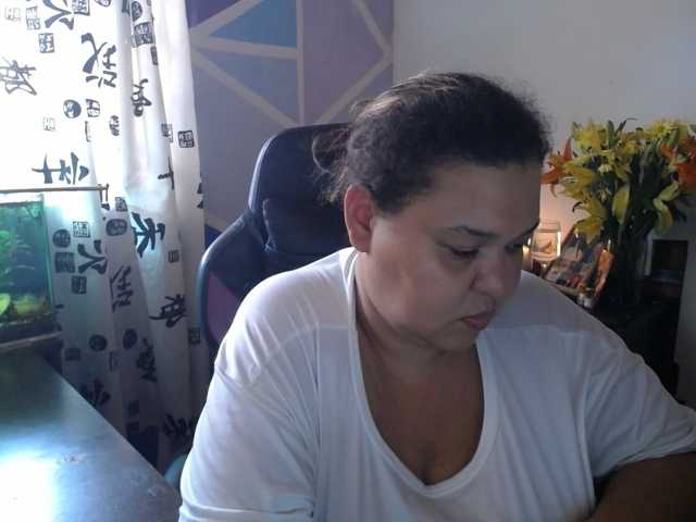 beautifulchubbyqueen live cam preview