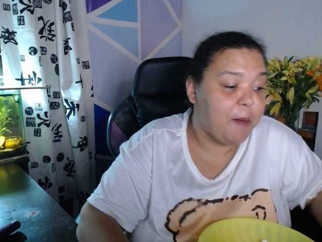 beautifulchubbyqueen live cam preview