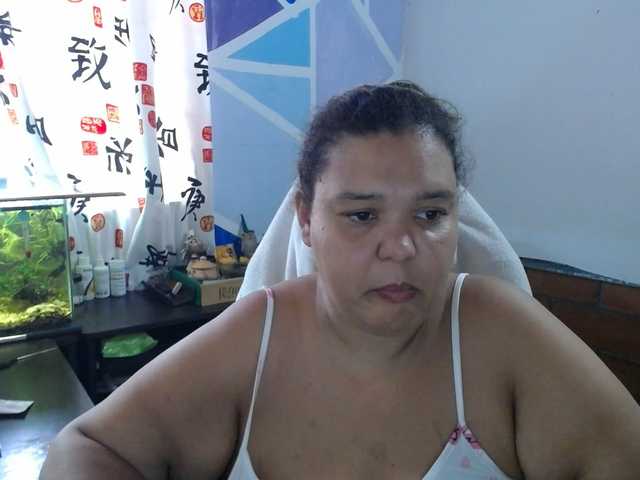 beautifulchubbyqueen live webcam show