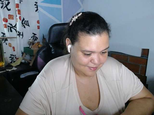 beautifulchubbyqueen live cam