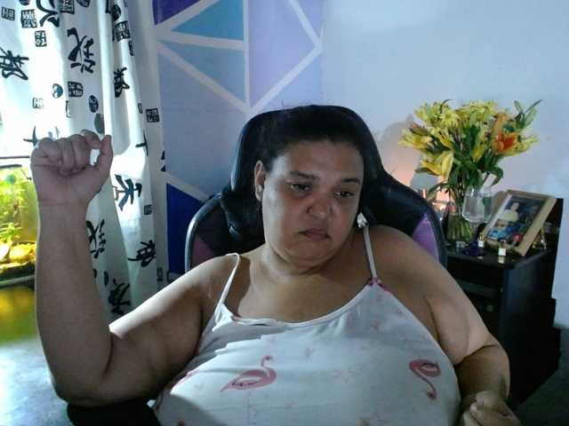 beautifulchubbyqueen live cam preview