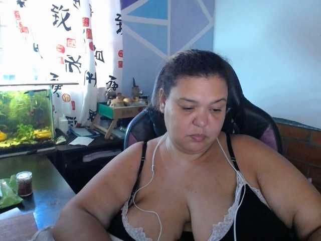 beautifulchubbyqueen live cam on BongaCams
